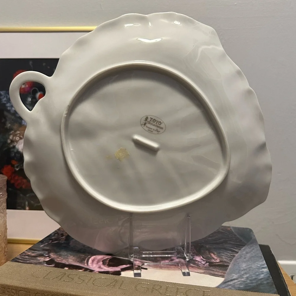 Vintage Toyo Chrysanthemum Floral Leaf-Shaped Decorative Plate - Made in Japan